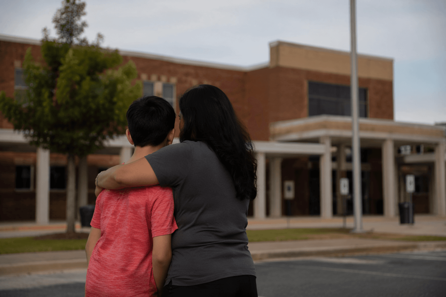 Parents question delayed alert after gun incident at Humble middle school