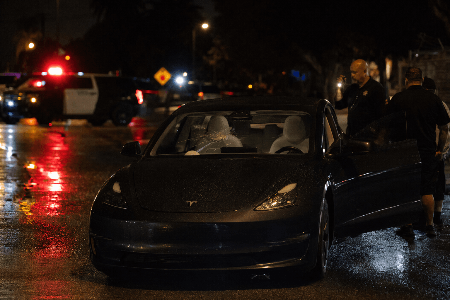 Sheriff says robbery attempt led to shooting near Champions Point