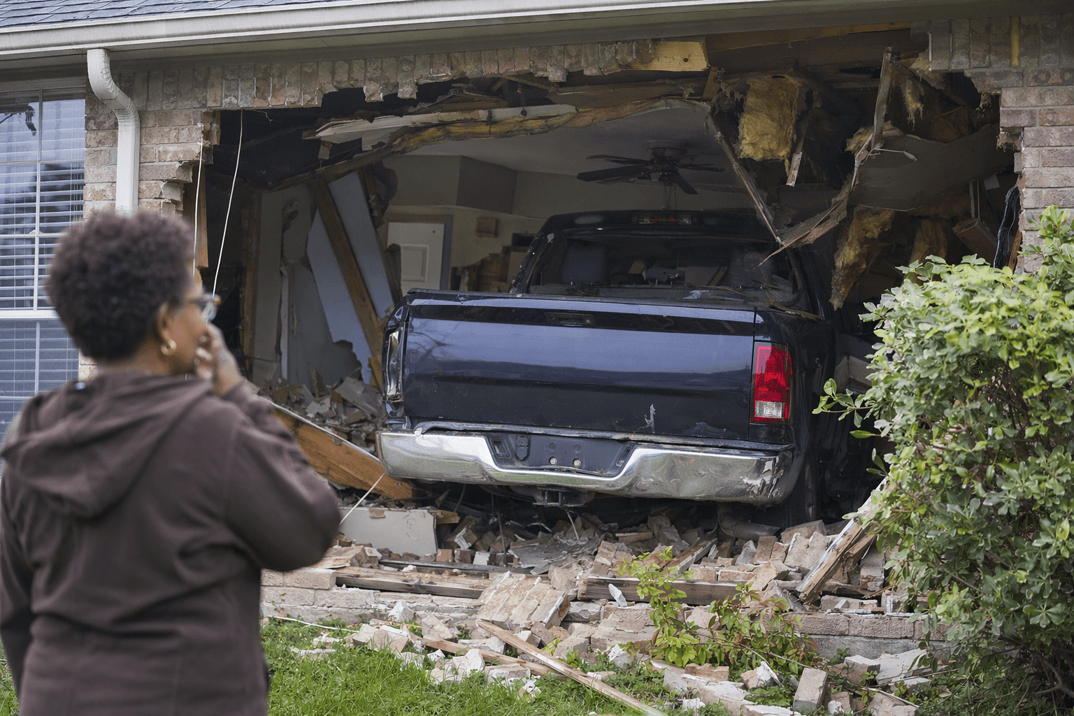 Stolen truck crashes into southeast Harris County home after police chase