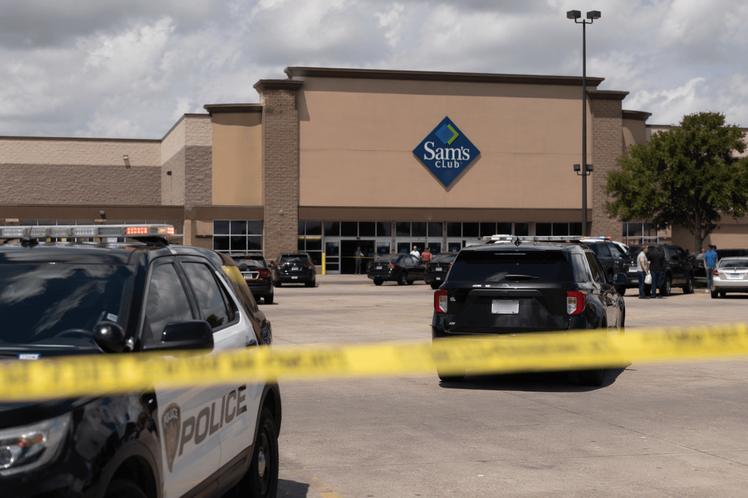 Houston police release video of deadly Sam's Club shootout on East Freeway