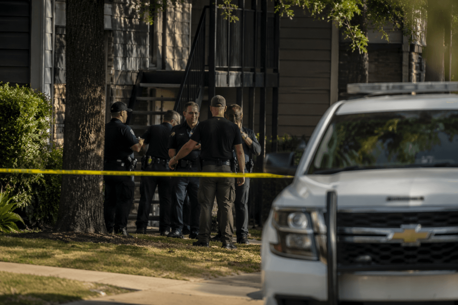 Woman dies after stabbing at Spring apartment, man detained