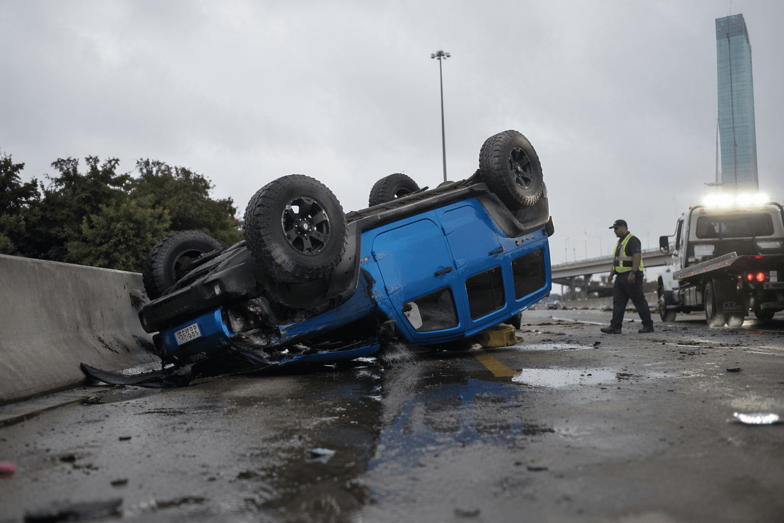 Man dies in rollover crash on Southwest Freeway ramp in Houston