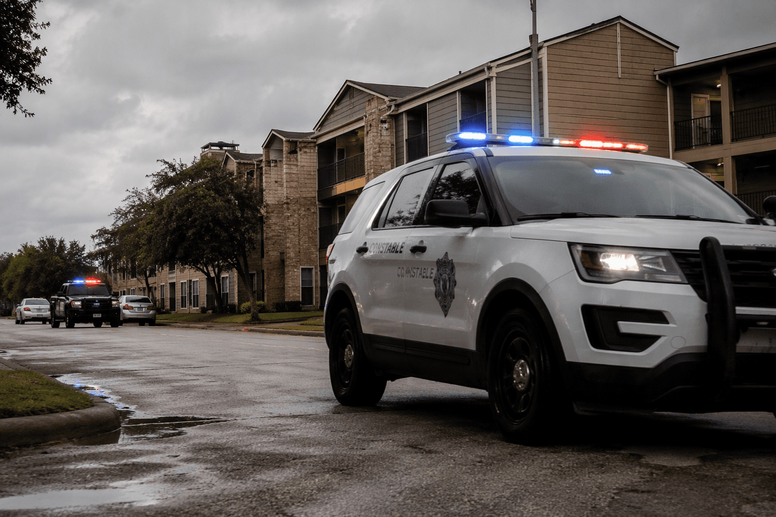 Teen arrested after firing at deputies in west Houston complex