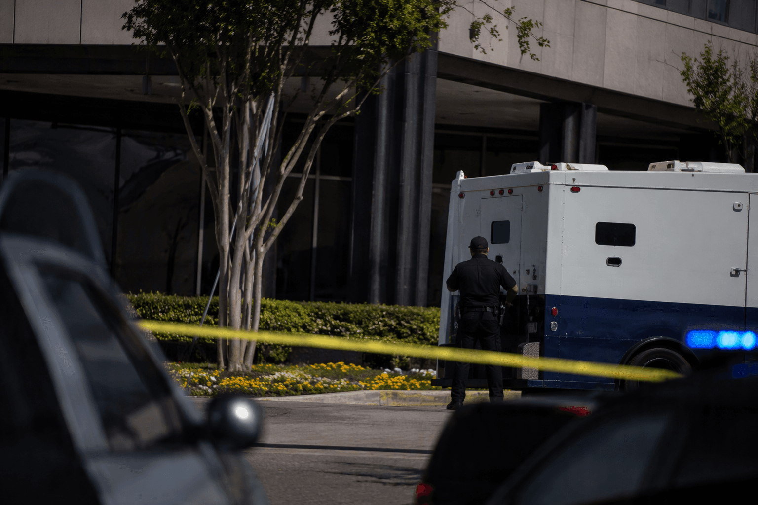 2 teens shot by guard during armored truck robbery attempt in Gulfton