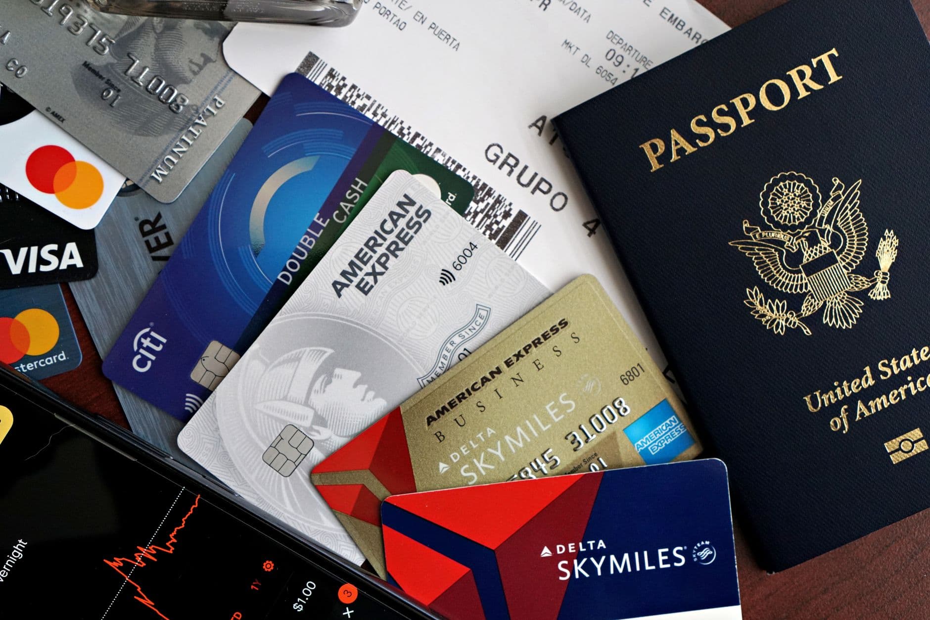 Man charged after fake boarding pass gets him onto United flight