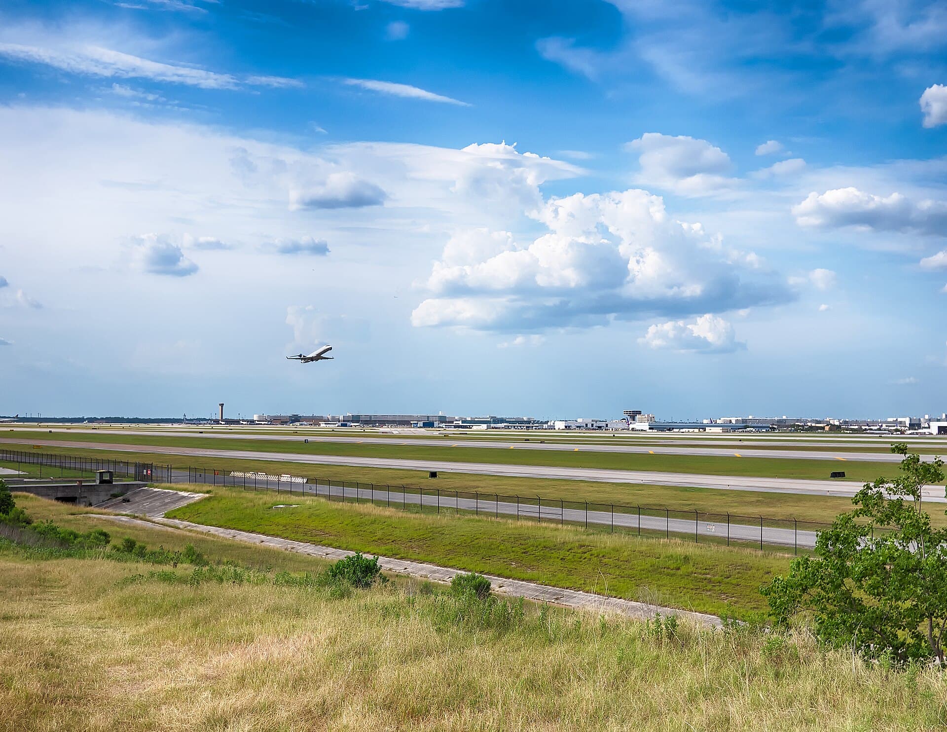 Houston Airports — Wikimedia Commons