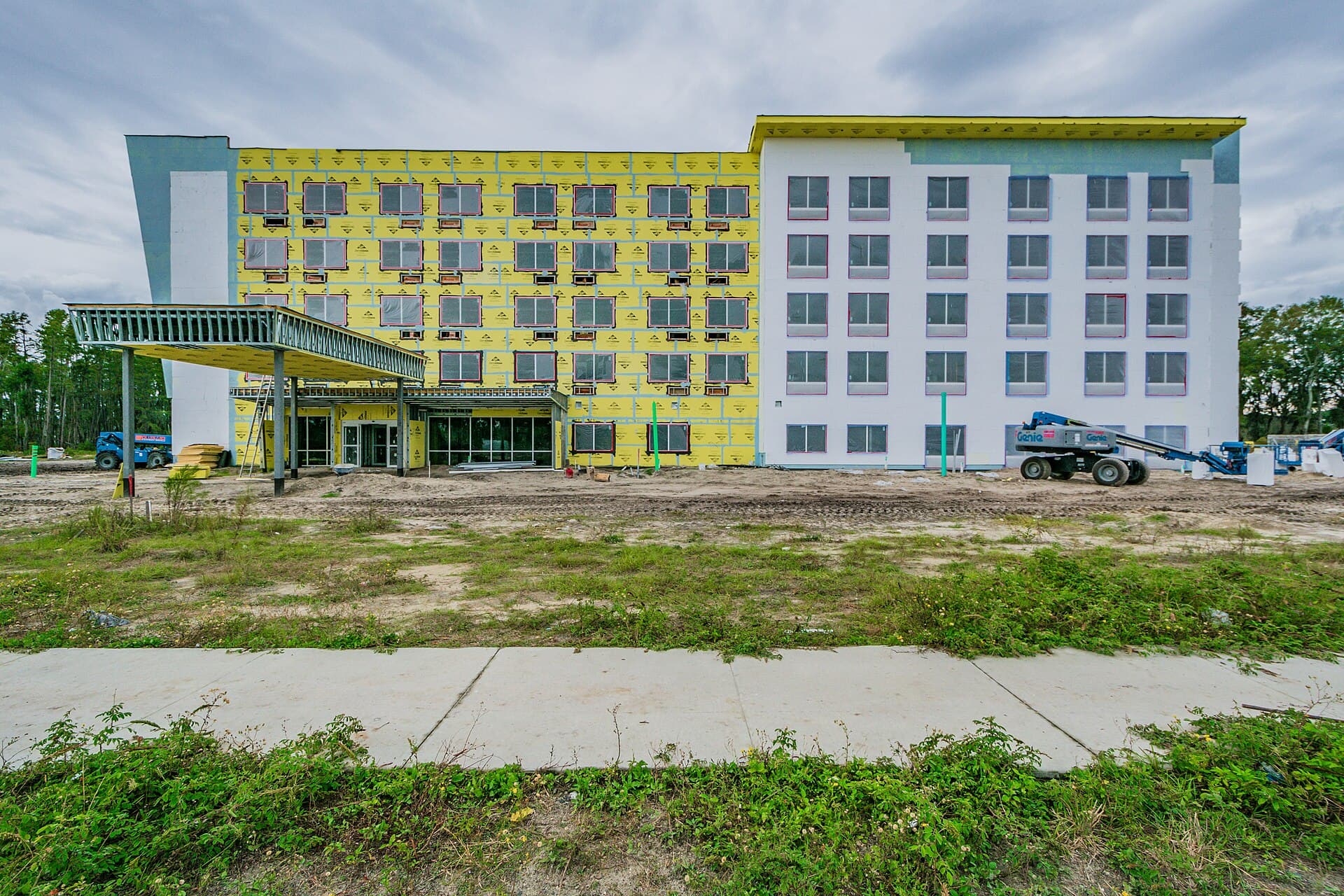 Tru Hotel — Wikimedia Commons