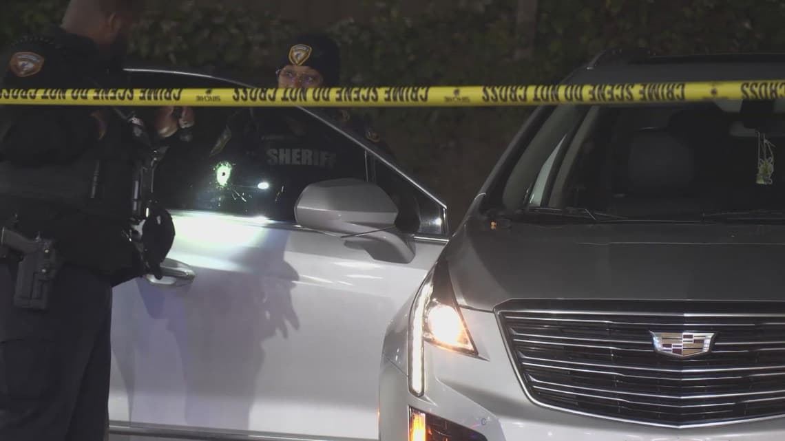 Gunshot victim found dead in northwest Harris County ditch