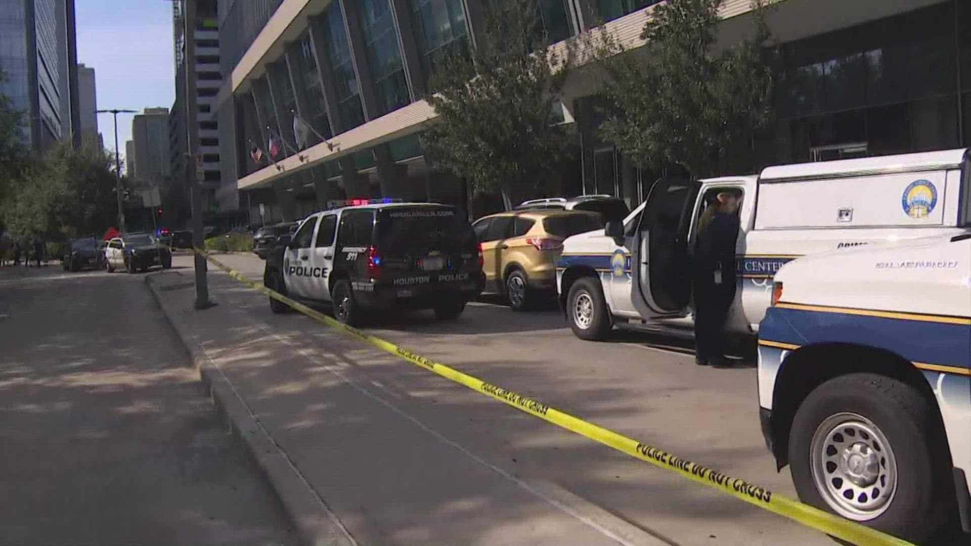 Houston police investigate apparent murder-suicide at Medical Center hotel