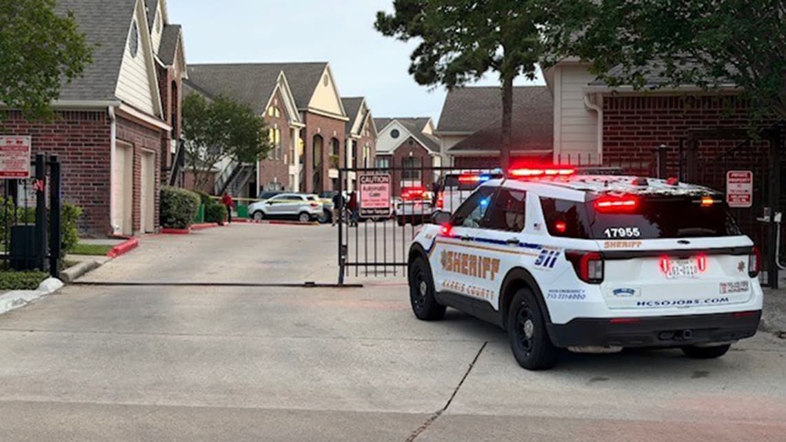 Teen dispute at north Harris County apartments ends in shooting, teen wounded